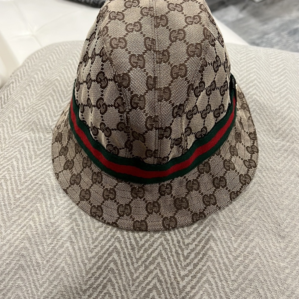Used hat - Picture 2 of 3